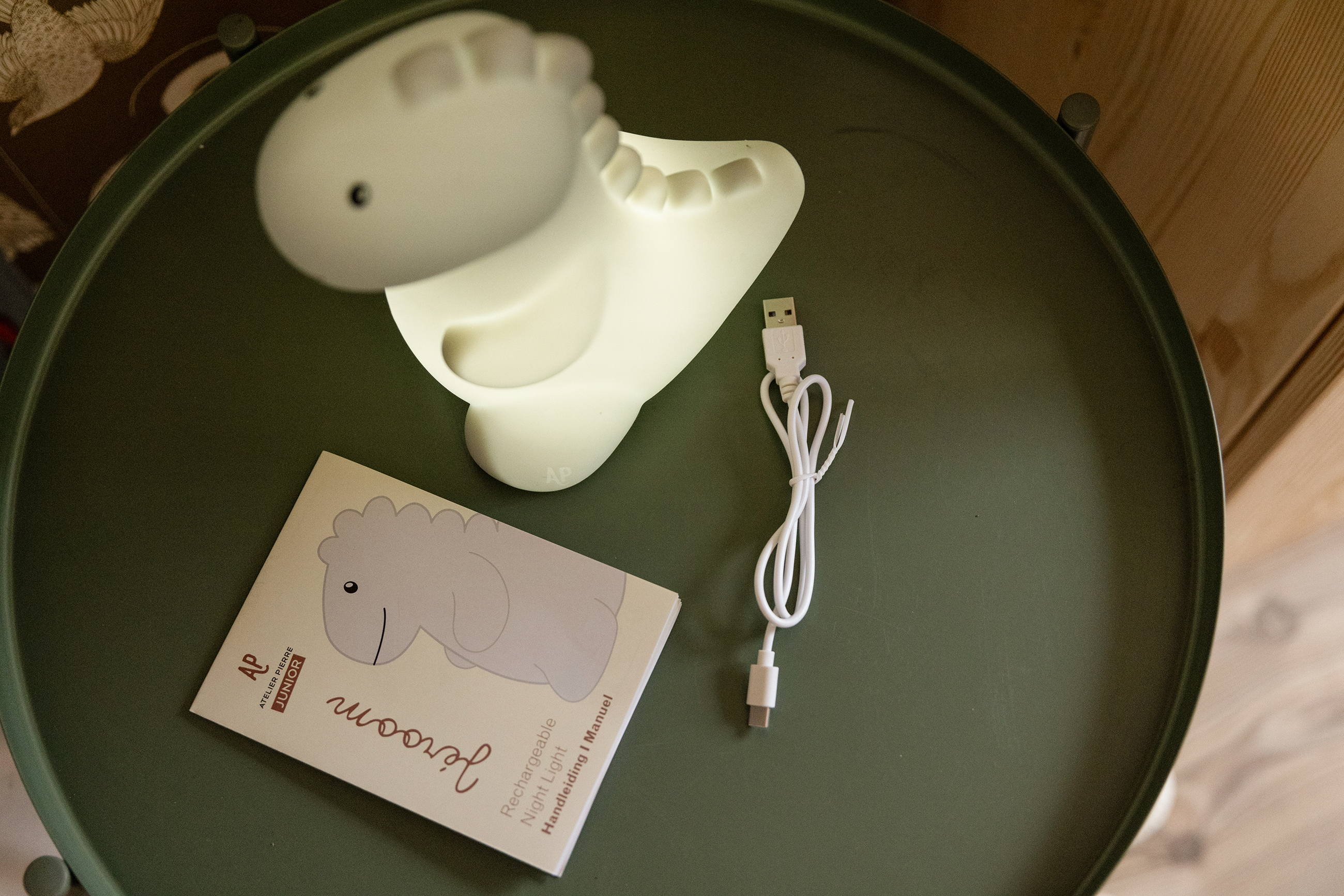 Atelier Pierre Jeroom Dino Sage Nachtlampe wiederaufladbar Höhe 20 cm