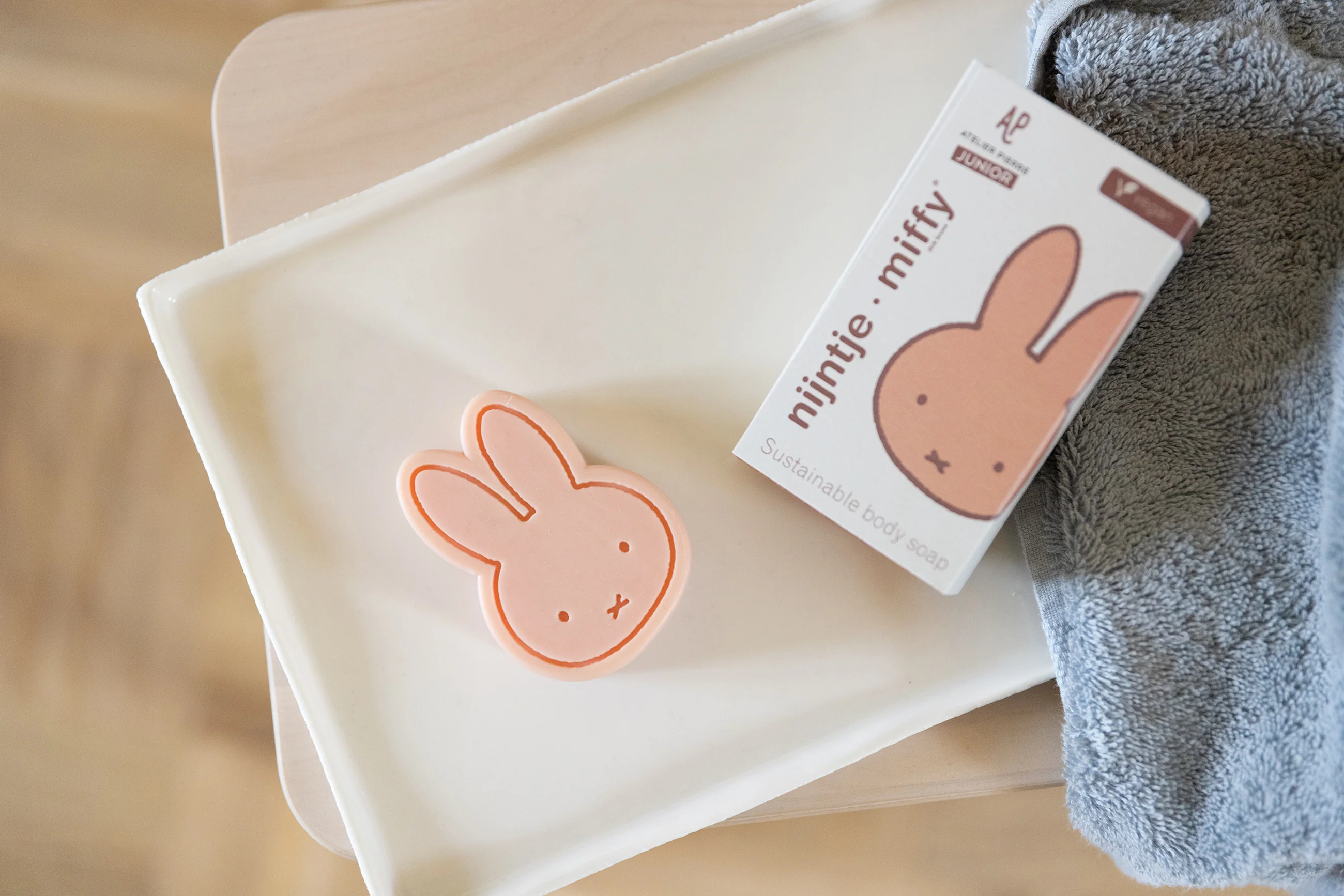 Atelier Pierre Miffy Seife und Seifendose mit Geschenkverpackung - Powder