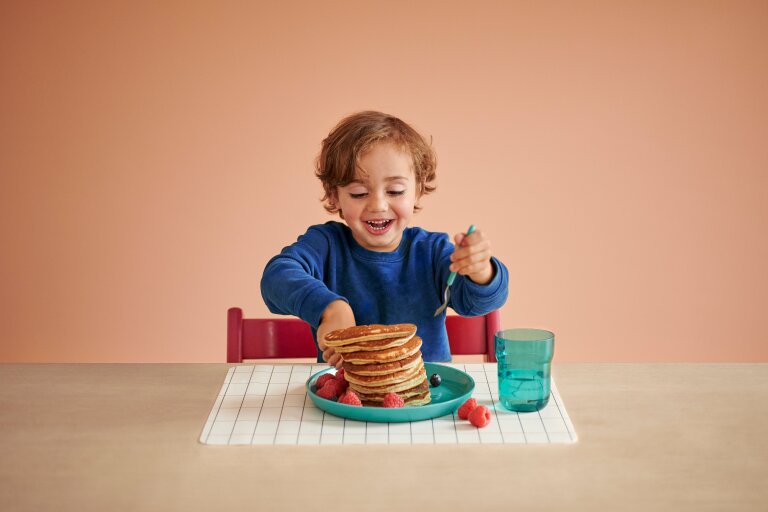 MEPAL Babygeschirr Set 6-teilig Flowers & Butterflies – Komplettes Kindergeschirr mit Besteck, Trinkglas, Teller & Schale – BPA-frei, Spülmaschinenfest & Perfekt als Geschenk zur Geburt oder Taufe