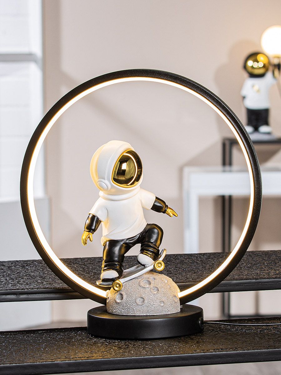 Gilde Handwerk LED Leuchte/Figur Astronaut "Apollo" goldfarben 